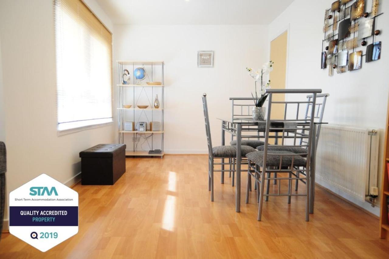 New Glasgow Family Home - Private Parking Экстерьер фото