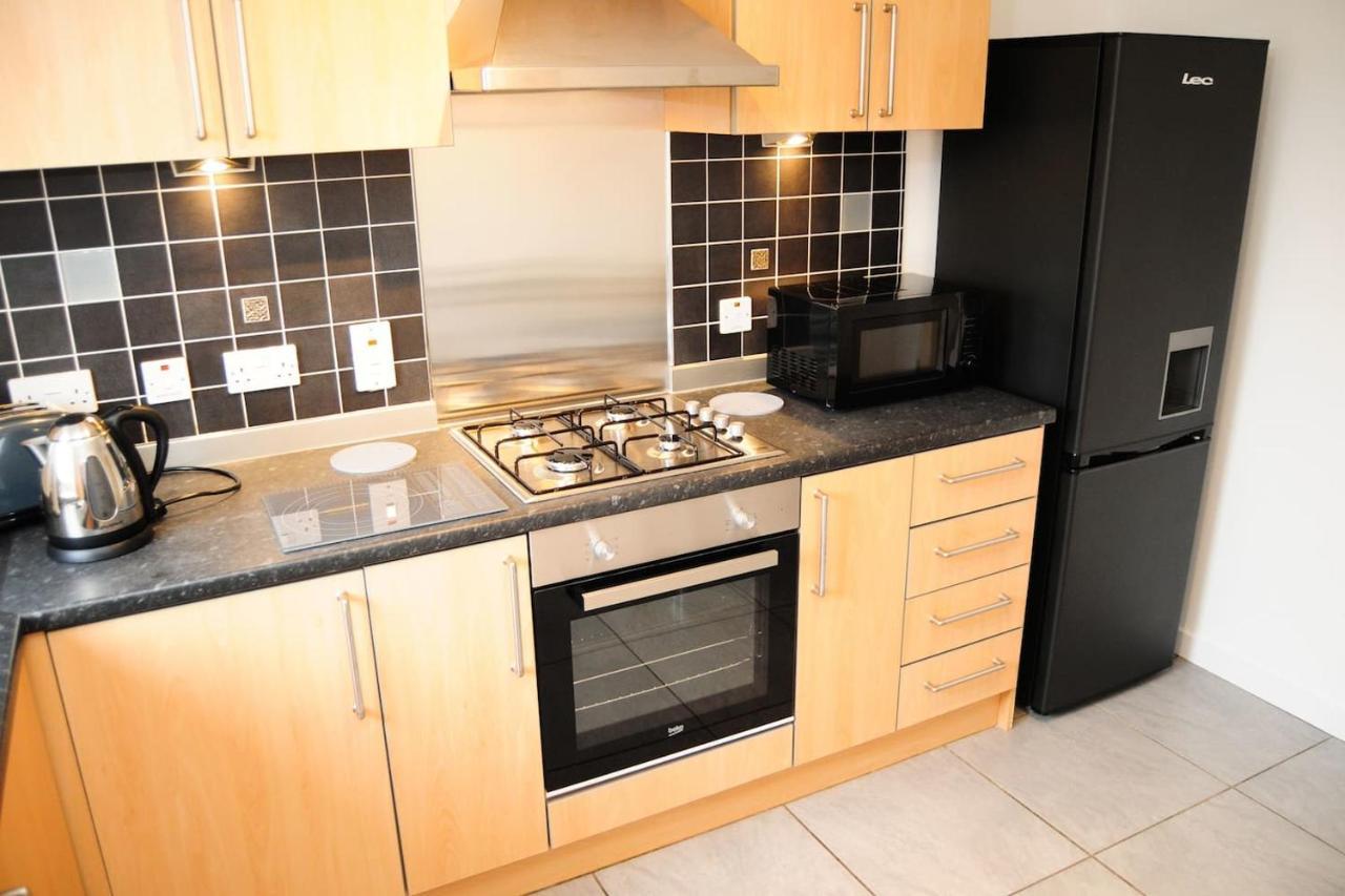 New Glasgow Family Home - Private Parking Экстерьер фото