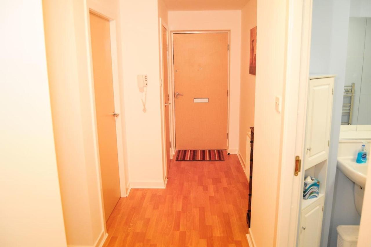 New Glasgow Family Home - Private Parking Экстерьер фото