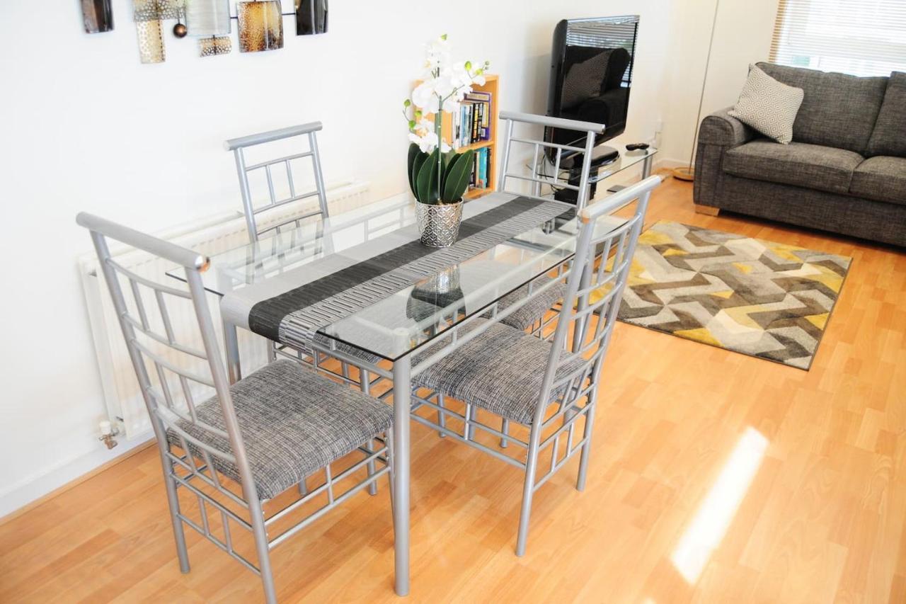 New Glasgow Family Home - Private Parking Экстерьер фото