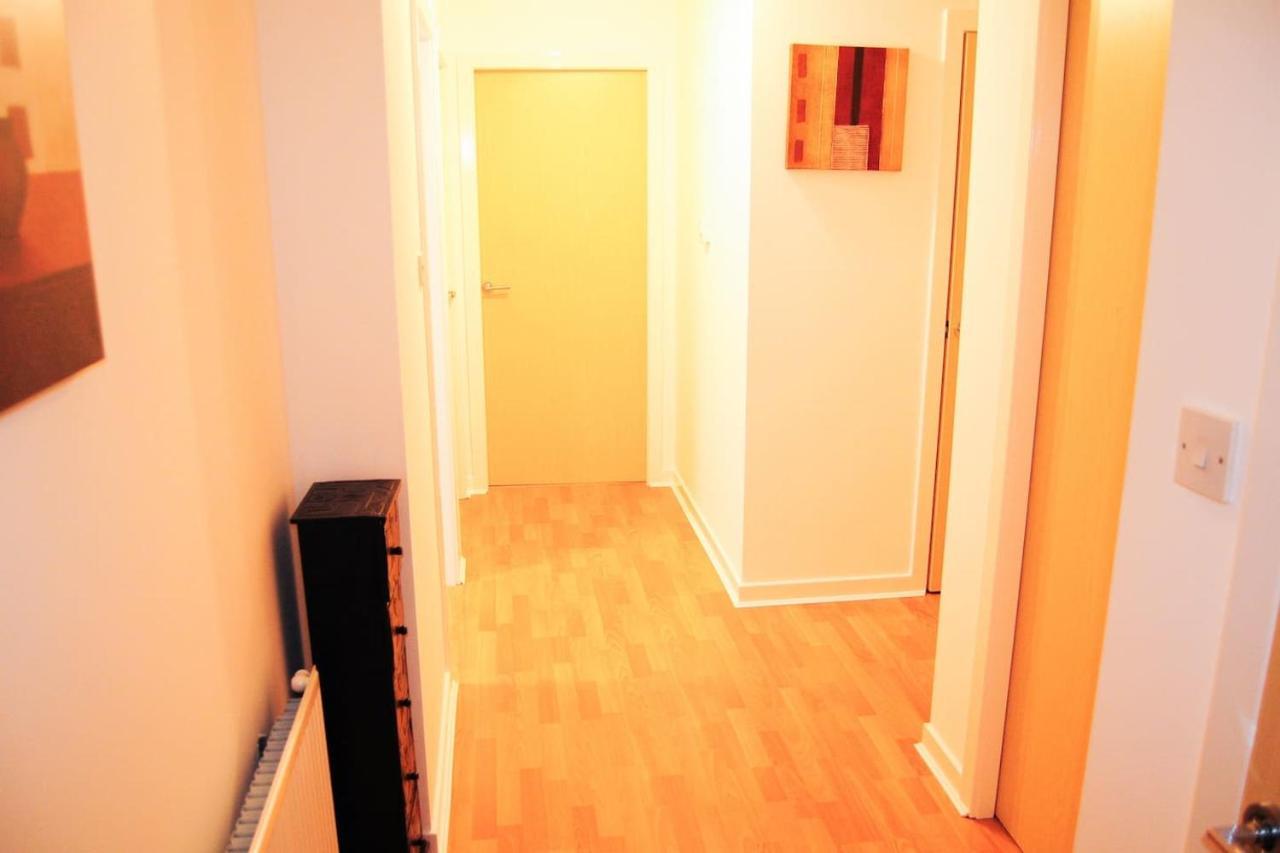 New Glasgow Family Home - Private Parking Экстерьер фото