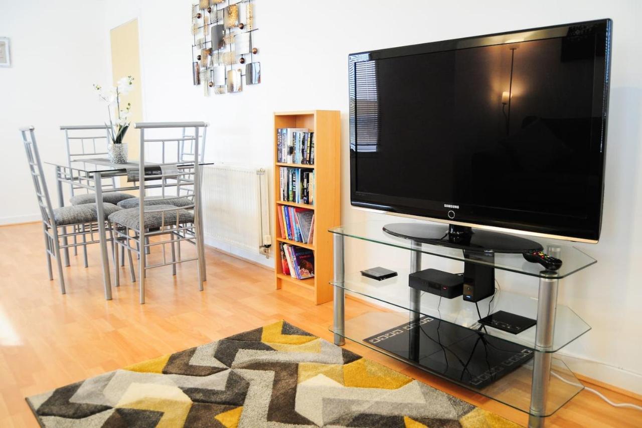 New Glasgow Family Home - Private Parking Экстерьер фото