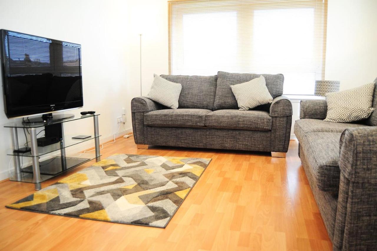 New Glasgow Family Home - Private Parking Экстерьер фото
